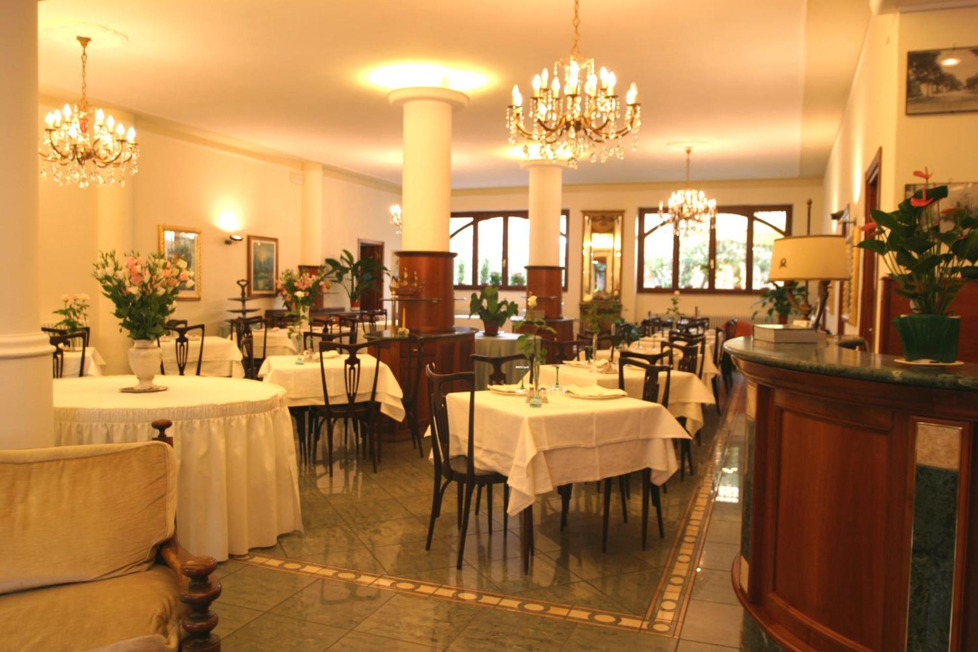Hotel Pescetto 阿尔本加 外观 照片