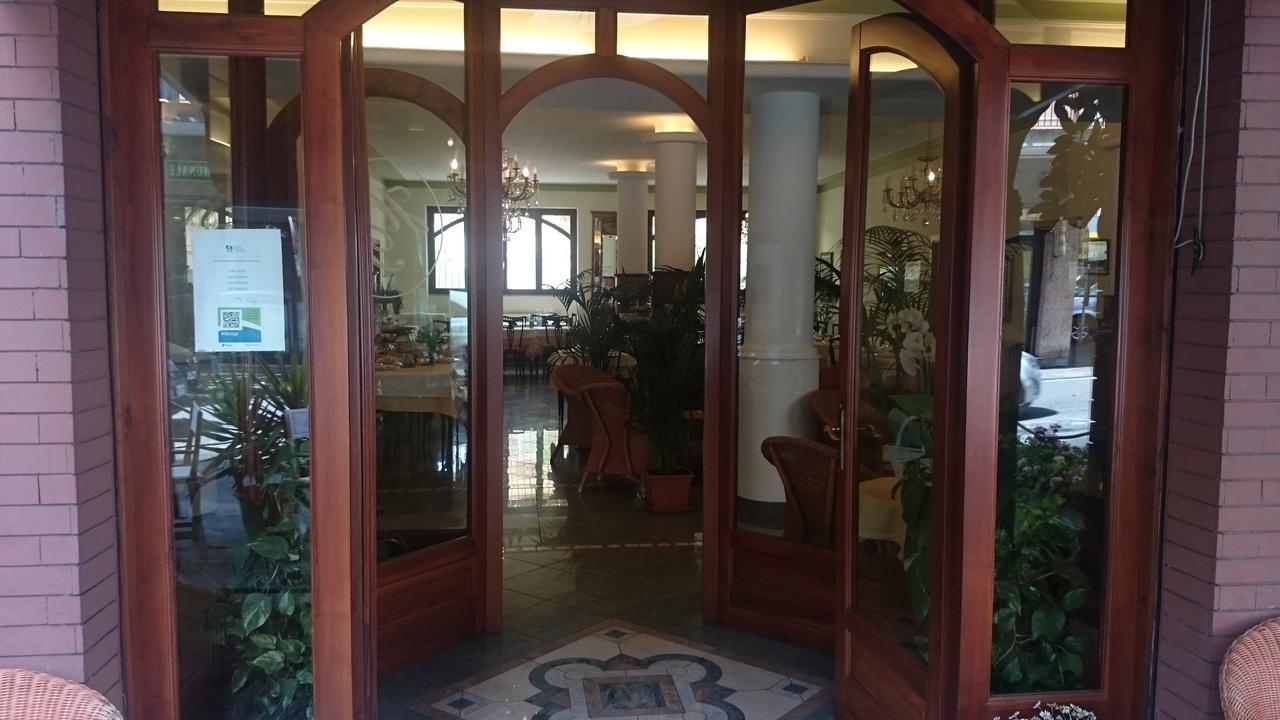Hotel Pescetto 阿尔本加 外观 照片