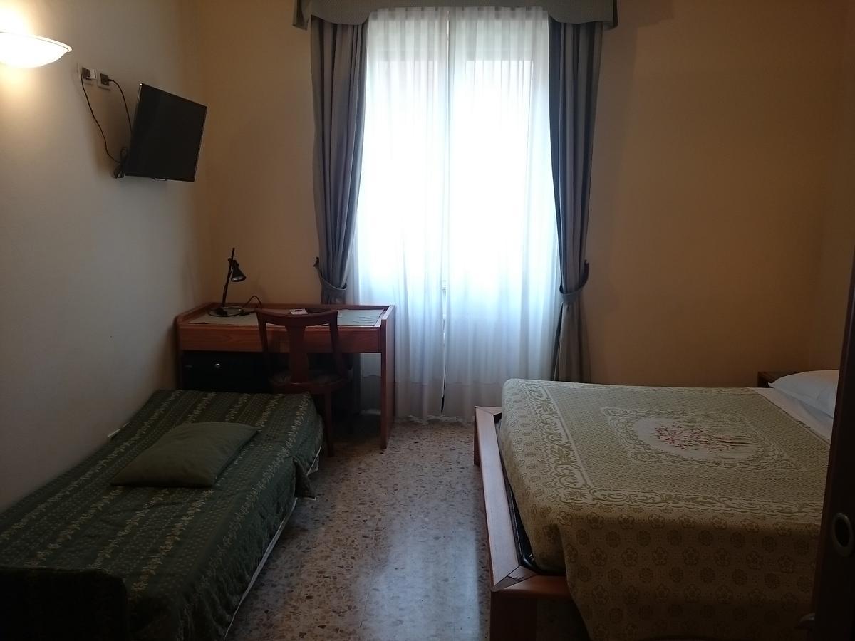 Hotel Pescetto 阿尔本加 外观 照片