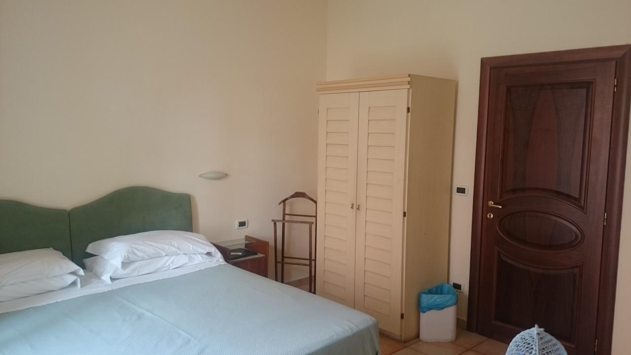 Hotel Pescetto 阿尔本加 外观 照片
